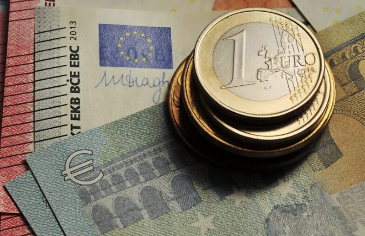 Πήγα να επισκεφτώ την κόρη μου και την πόρτα άνοιξε ο γαμπρός μου, φορώντας μόνο τα εσώρουχα: Φαινόταν σοκαρισμένος όταν με είδε