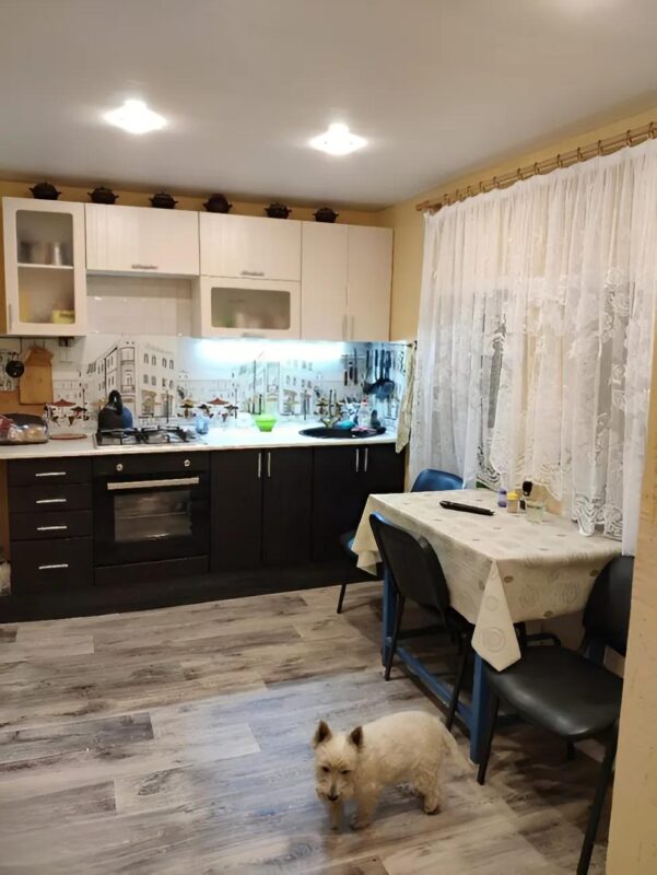 Ακύρωσαν τις διακοπές τους για να ανακαινίσουν την κουζίνα τους, και το αποτέλεσμα ξεπέρασε κάθε προσδοκία